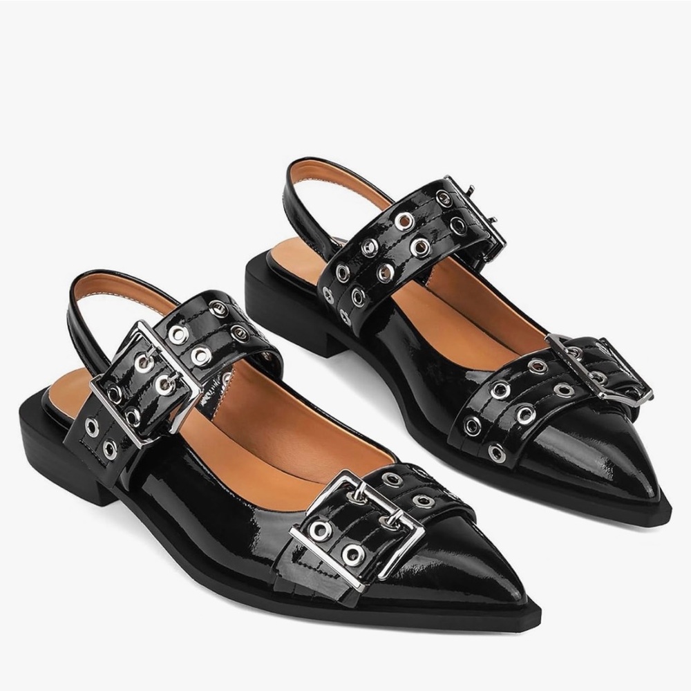 NWOT Black buckle flats